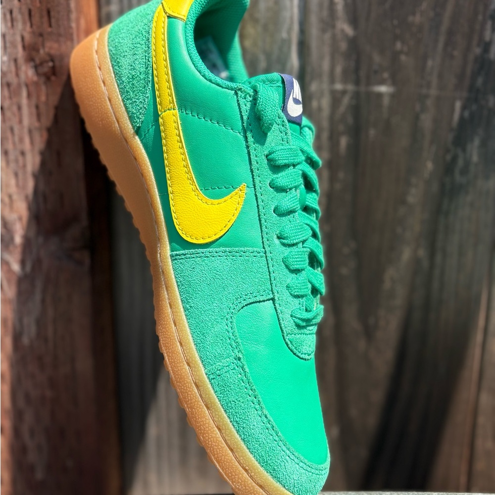 Nike Women’s Field General Retro Shoes - Picture 10 of 16